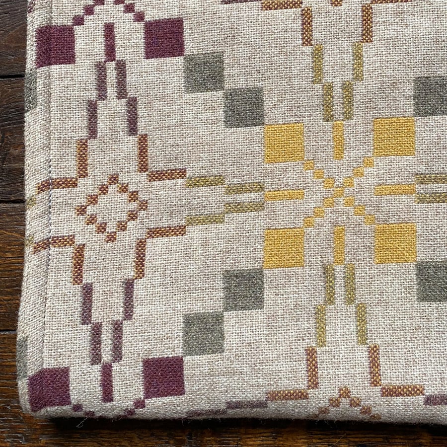 Vintage Star Welsh Throw - Clay