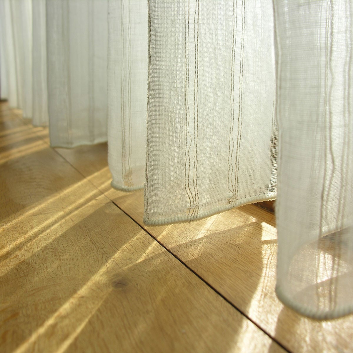 Extra Wide Sheer Linen - Helford - Image 3