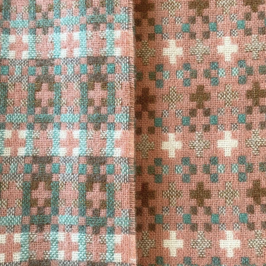 Eshton Blanket - Pink