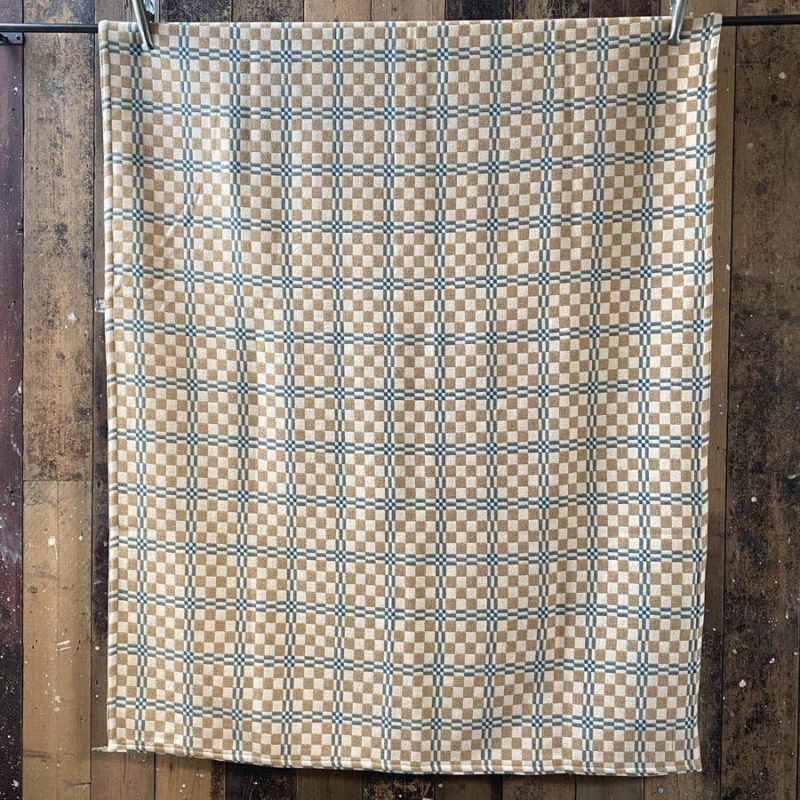 Hen Llys Throw/Single - Check