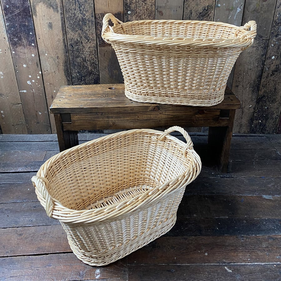 Jenny Crisp White Oval Laundry Basket JCSOR35
