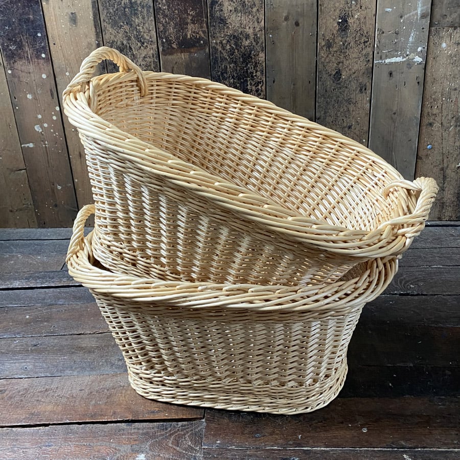 Jenny Crisp White Oval Laundry Basket JCSOR35