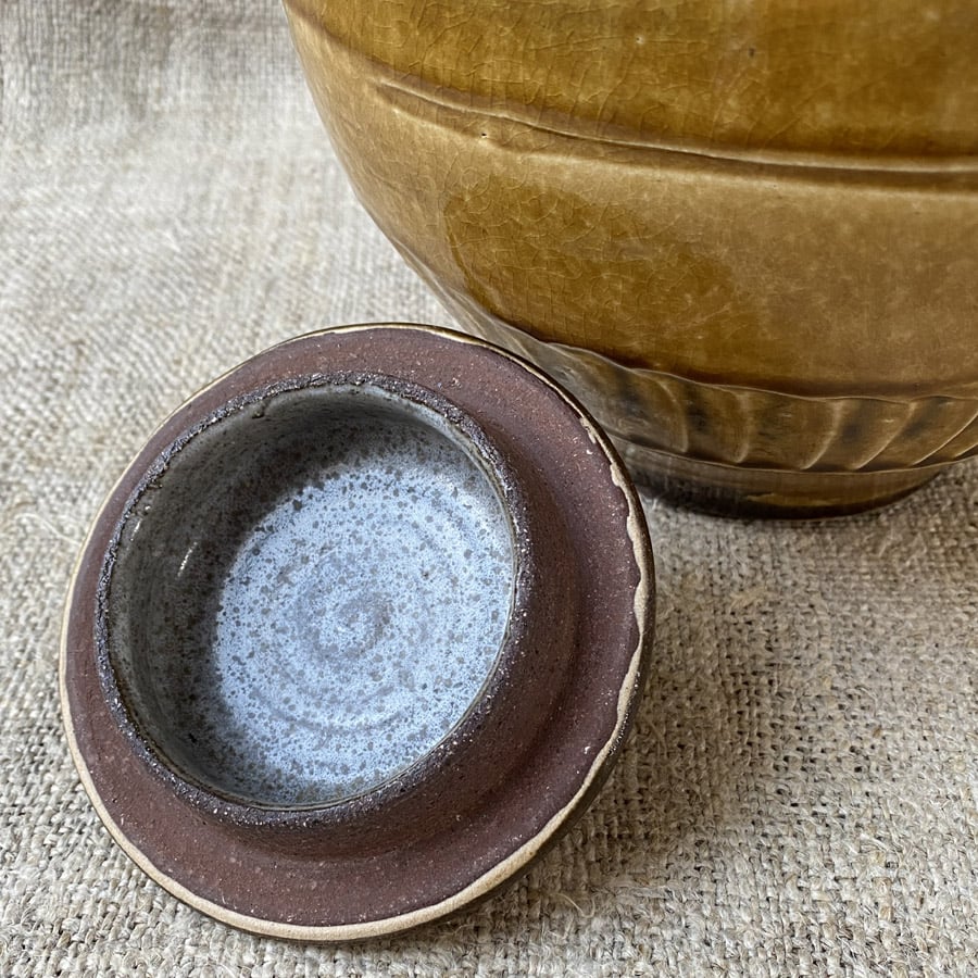 Kat Wheeler Large Jar - Tan KWJT1