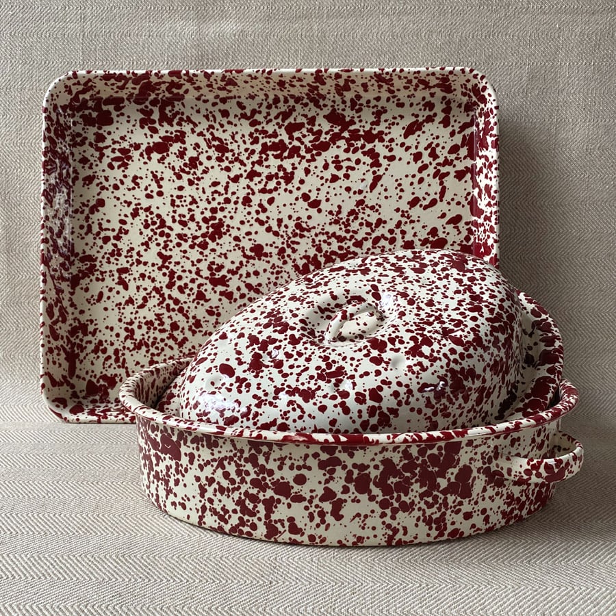Enamelware Rectangle Tray - Burgundy and Cream