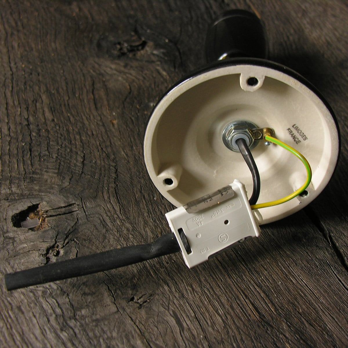 Adjustable Ceramic Wall Light: Black - Image 4