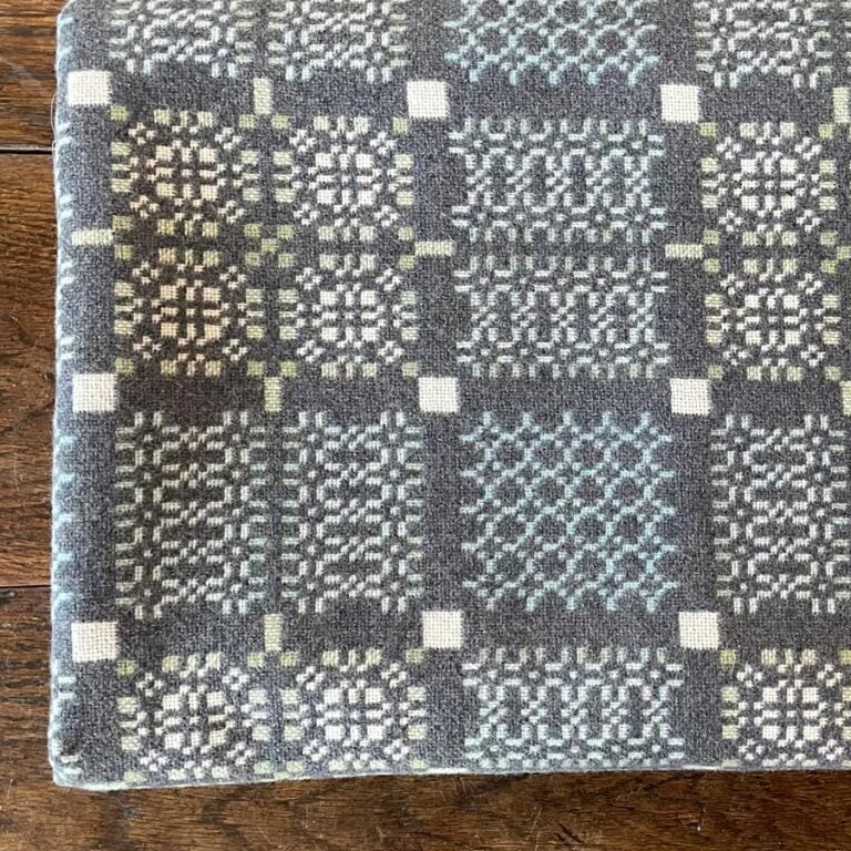 Knot Garden Welsh Throw - Bluestone