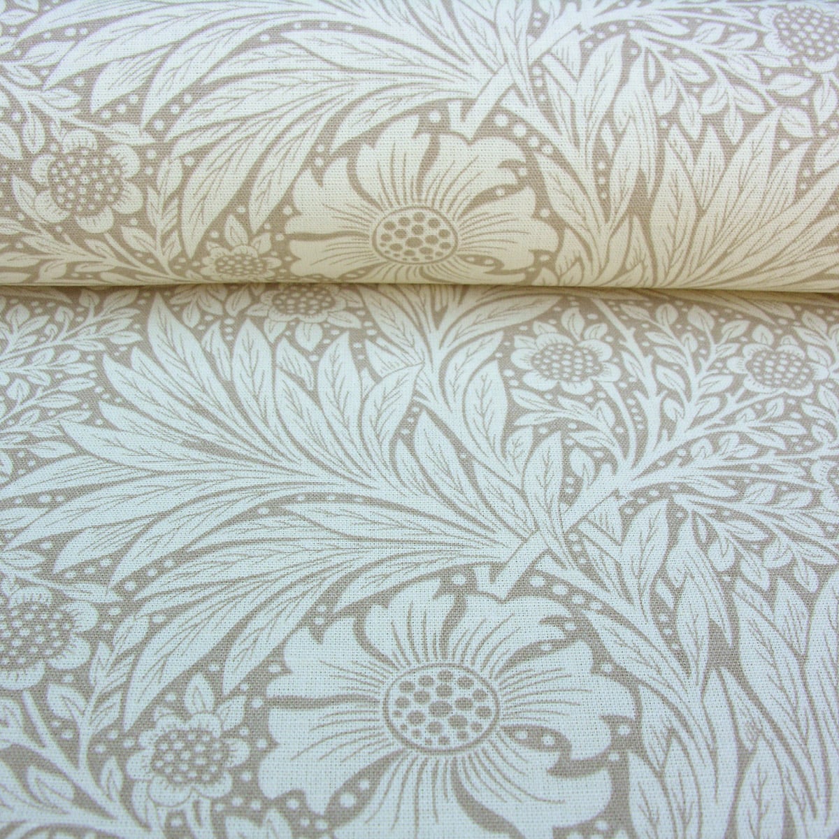 William Morris Marigold - Linen and Ivory - Image 3
