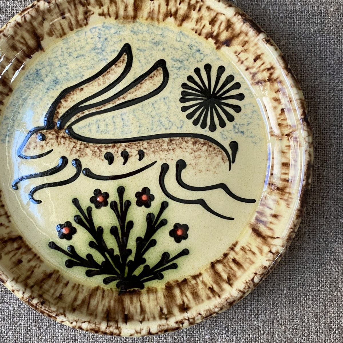 Paul Young Slipware Plate - Cream Hare PYHC - Image 2