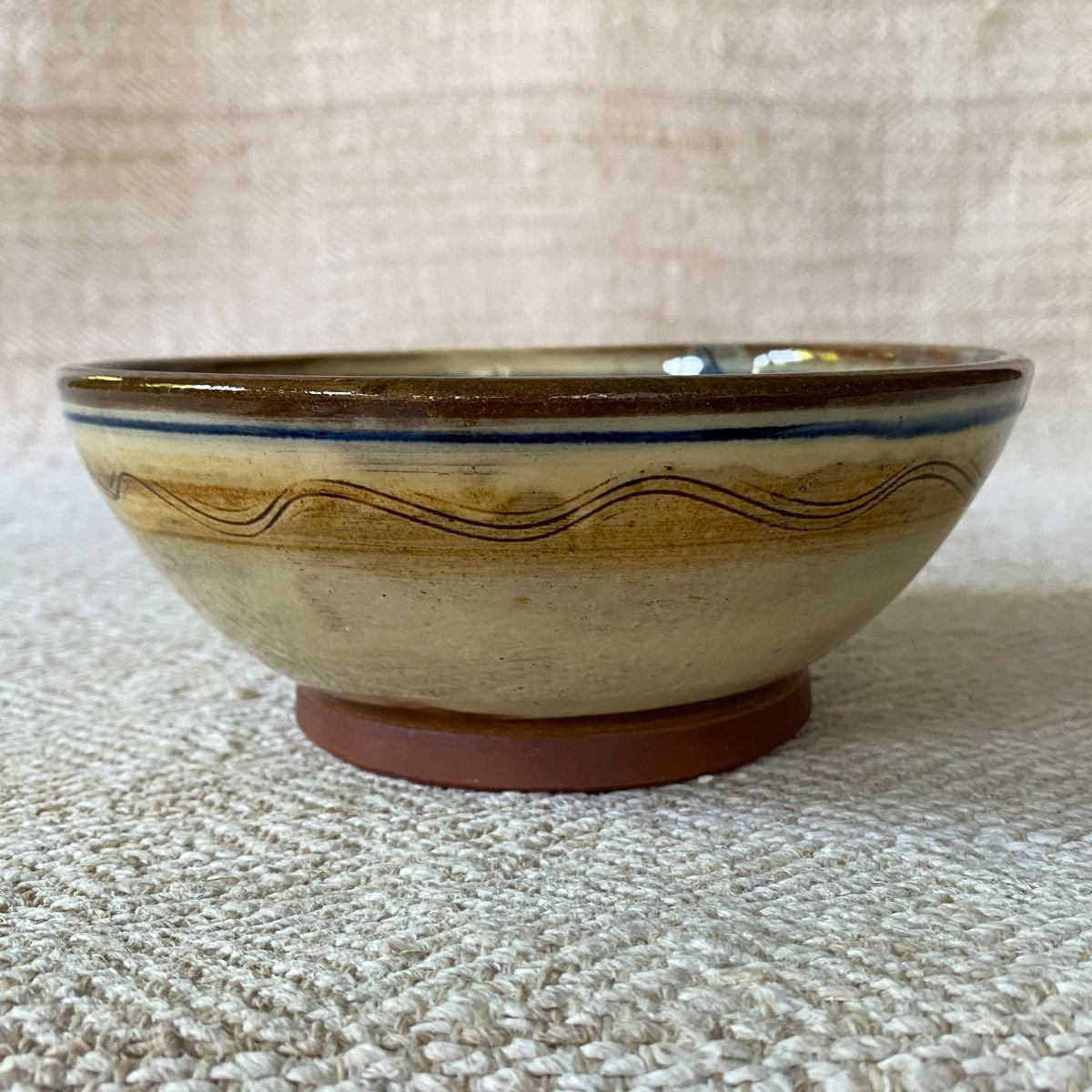 Jennifer Hall Slipware Breakfast Bowl - Fish Duo JHBB2 - Image 3